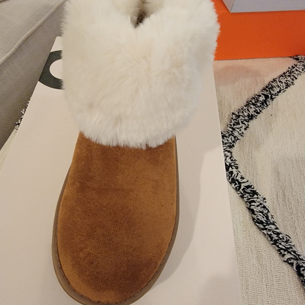 Boots - Picture 5 of 10